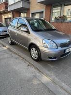 Toyota yaris 1.3 benzine airco 0485905657, Auto's, Toyota, Voorwielaandrijving, 4 cilinders, Beige, Bedrijf