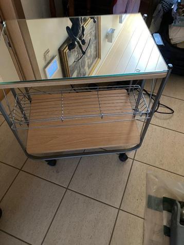 Keukentrolley beschikbaar voor biedingen