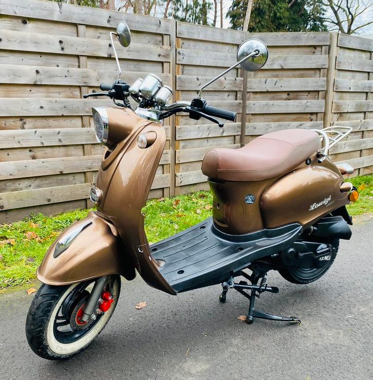 Retro Scooter Agm Di Lucio 50cc A-klasse, Vélos & Vélomoteurs, Scooters | Marques Autre, Utilisé, Classe A (25 km/h), Essence