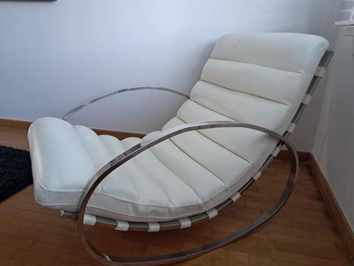 Prachtige, moderne schommelstoel, Huis en Inrichting, Stoelen, Gebruikt, Eén, Kunststof, Wit, Ophalen