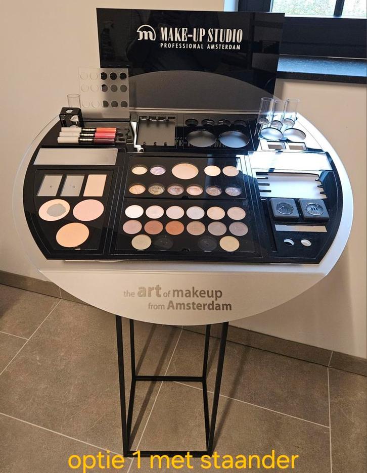 Make up stand met stock, Zakelijke goederen, Overige Zakelijke goederen, Ophalen