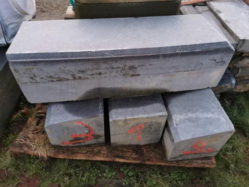 Set van 4 ruwe blauwe stenen 100 x 30 x 30 cm, Tuin en Terras, Bielzen en Borduren, Zo goed als nieuw