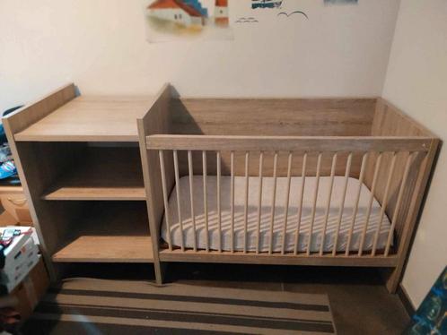 Babybedje met verschonen tafel + matrasje, Kinderen en Baby's, Kinderkamer | Bedden, Gebruikt, Matras, Ophalen