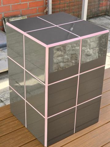 Tegeltafeltje 31x31x46H bruin - roze voeg beschikbaar voor biedingen