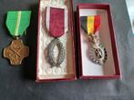 3 oude medailes of eretekens van Belgie, Ophalen of Verzenden, Overige materialen
