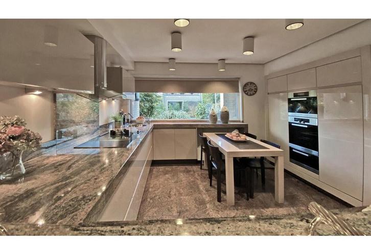 Keuken met granieten blad en miele apparatuur, Huis en Inrichting, Keuken | Keukenelementen, Gebruikt, Crème, Ophalen