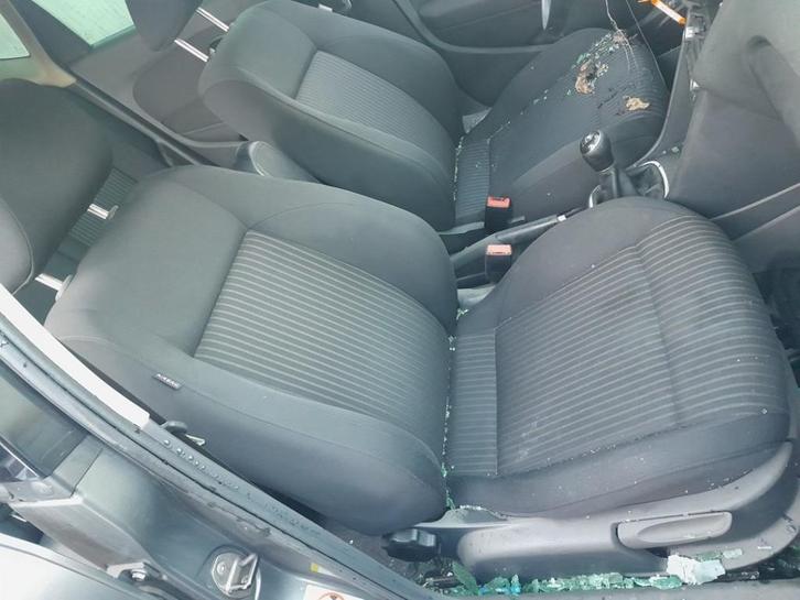 SIEGE AVANT DROIT Volkswagen Polo V (6R) (01-2009/10-2017), Autos : Pièces & Accessoires, Habitacle & Garnissage, Volkswagen, Utilisé