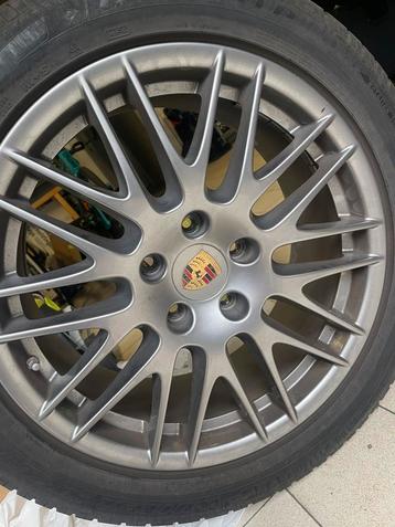 Dunlop winterbanden op Porche velgen beschikbaar voor biedingen