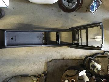 Mercedes w124 tussenconsole  beschikbaar voor biedingen