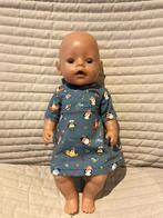 349. Babyborn: Nieuw blauw teicot jurkje met pinguïns, Kinderen en Baby's, Speelgoed | Poppen, Ophalen of Verzenden, Nieuw, Babypop