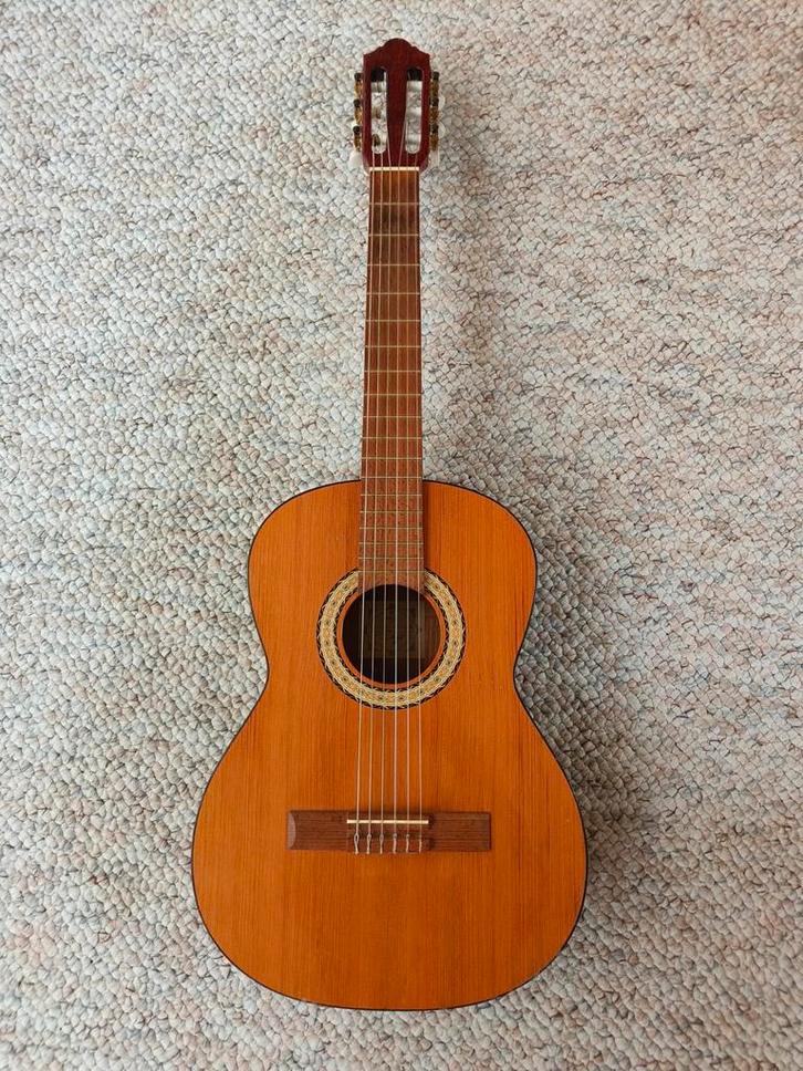 Amada Strunal 3/4 klassieke gitaar, Muziek en Instrumenten, Snaarinstrumenten | Gitaren | Akoestisch, Gebruikt, Ophalen