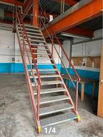 Gezocht metalen trap met platform, Doe-het-zelf en Bouw, Ladders en Trappen, Ophalen of Verzenden, Trap