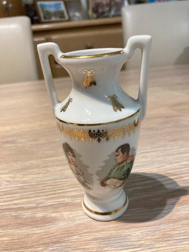 Prachtige miniatuurvaas met Napoleon Bonaparte en Josephine,, Antiek en Kunst, Antiek | Porselein, Ophalen of Verzenden