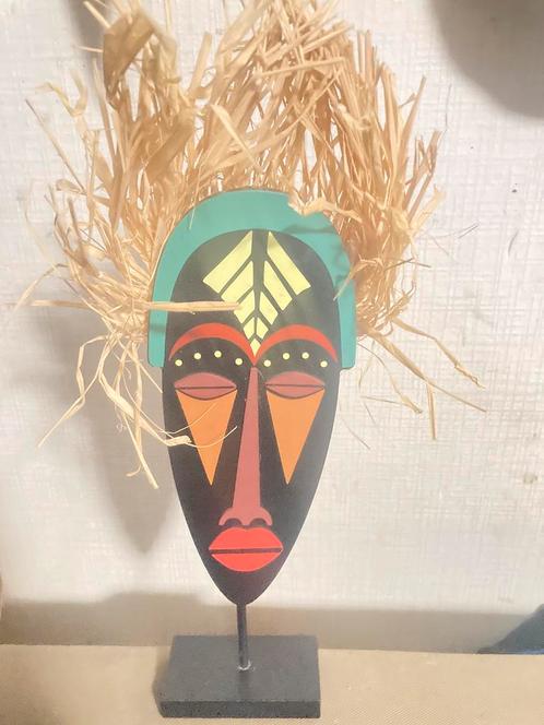 Objet d'art fait main en chef africain sur stand, Antiquités & Art, Art | Objets design, Enlèvement ou Envoi