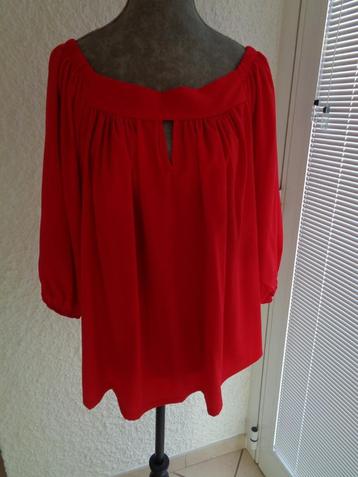 Blouse rouge Marque: "Strada Paris". Taille 42/44