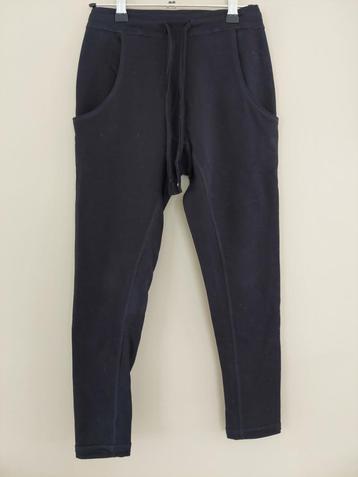 Zwarte hiphopbroek beschikbaar voor biedingen