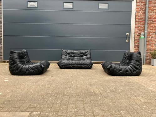 100% authentieke Ligne Roset Togo 2z & 2x 1z in Zwart leder, Huis en Inrichting, Zetels | Voetbanken en poefs, Ophalen of Verzenden