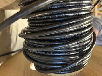 Utp cat 6 kabel op rol  disponible aux enchères