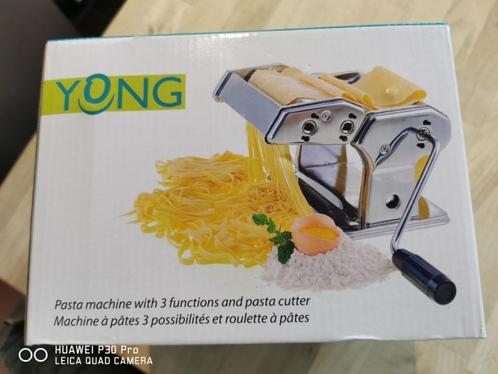 Yong Pastamachine met 3 mogelijkheden en pastasnijder, Huis en Inrichting, Keuken | Keukenbenodigdheden, Zo goed als nieuw, Ophalen