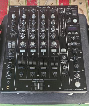 Pioneer DJ - Table de mixage DJM-750MK2 + Decksaver&Carrybag disponible aux enchères