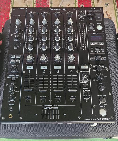 Pioneer DJ - Table de mixage DJM-750MK2 + Decksaver&Carrybag, Musique & Instruments, DJ sets & Platines, Utilisé, DJ-Set, Pioneer