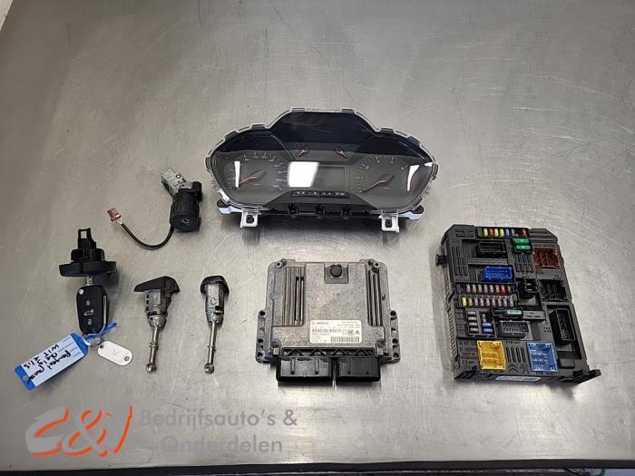 Kontaktslot + computer van een Peugeot Partner, Auto-onderdelen, Overige Auto-onderdelen, Peugeot, Gebruikt, 3 maanden garantie