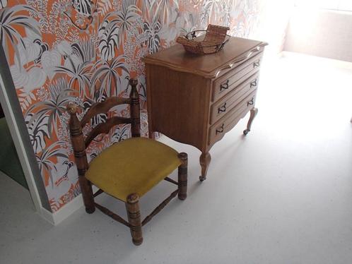 linnen kastje met stoeltje, Antiek en Kunst, Antiek | Meubels | Stoelen en Sofa's, Ophalen