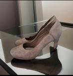Clarks pumps taupe maat 42, Beige, Ophalen of Verzenden, Zo goed als nieuw, Schoenen met hoge hakken