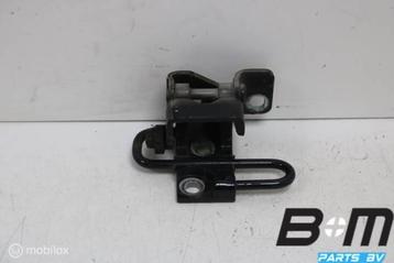Deurscharnier rechtsvoor onder VW Golf Plus 6 1K0831412Q beschikbaar voor biedingen