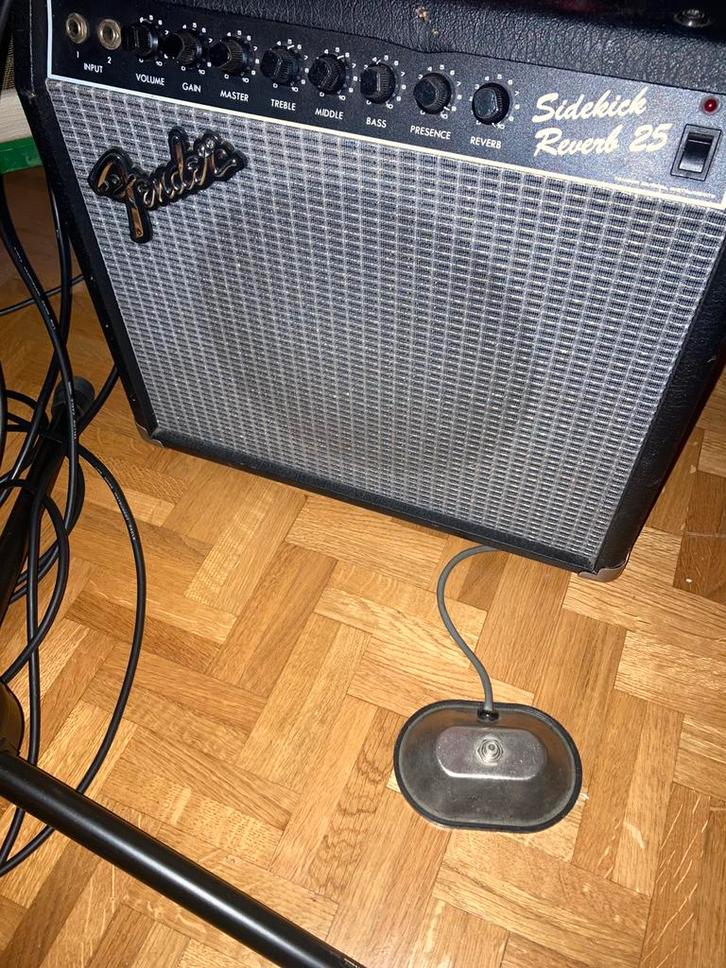 Fender sidekick reverb 25, Muziek en Instrumenten, Versterkers | Bas en Gitaar, Ophalen