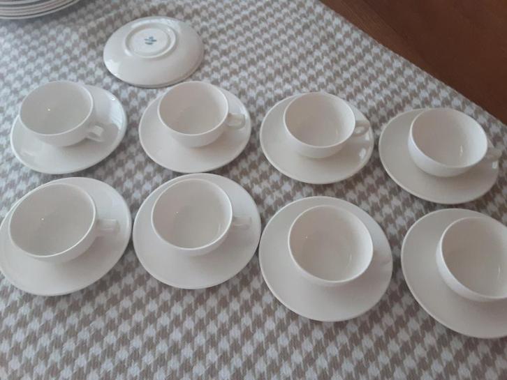 Royal boch servies + kommen, Huis en Inrichting, Keuken | Servies, Gebruikt, Overige typen, Effen, Porselein, Ophalen