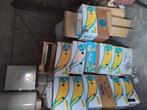 Dozen met spullen voor rommelmarkt, Diversen, Ophalen