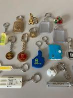 Lot 16 VINTAGE sleutelhangers., Verzamelen, Ophalen of Verzenden