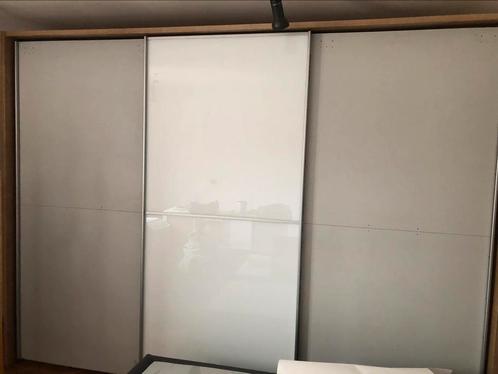 Massieve Kleerkast met schuifdeuren, Huis en Inrichting, Kasten | Kleerkasten, Glas, Ophalen