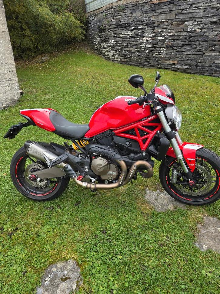 Ducati 821 stripe, Motoren, Motoren | Ducati, Particulier, Overig, meer dan 35 kW, 2 cilinders, Motorrijbewijs A, ABS, LED Verlichting