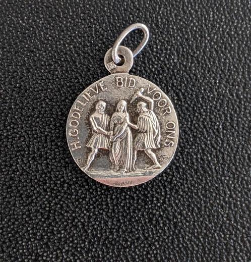 Médaillon, pendentif de Sainte Godelieve, KARO, Antiquités & Art, Antiquités | Argent & Or, Argent, Enlèvement ou Envoi