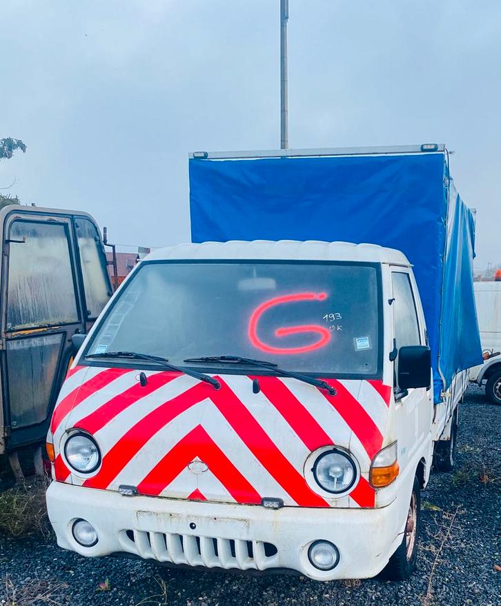 Hyundai H100 flatbed met lage kilometerstand voor export, Auto's, Bestelwagens en Lichte vracht, Particulier, Elektrische ramen