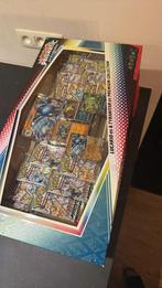 Prismatic evolution premium box lucario ex & tyranitar ex, Collections, Machines | Flipper (jeu), Enlèvement, Comme neuf