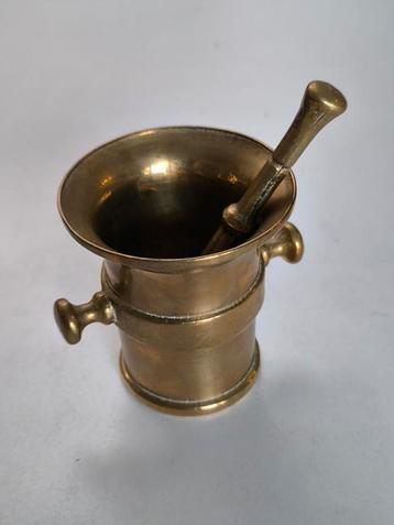 Koperen/messing vijzel en stamper beschikbaar voor biedingen