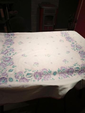 Tafelkleed met bloemen  beschikbaar voor biedingen