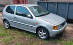 Vw polo zeldzaam wagen, electrische ruiten en trekhaak, 60pk, Auto's, Trekhaak, Particulier, Polo, Te koop