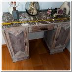 kastje met marmeren blad, Ophalen