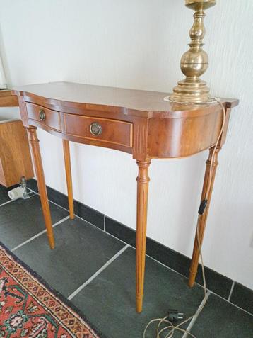 wandtafel in bois d'if beschikbaar voor biedingen