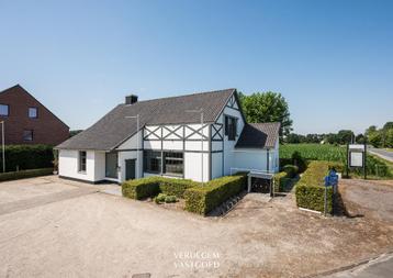 ultra commercieel pand met woonst in Lembeke beschikbaar voor biedingen