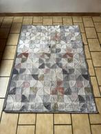 Tapis avec des formes géométriques et des motifs en relief, Huis en Inrichting, Stoffering | Tapijten en Vloerkleden, Ophalen