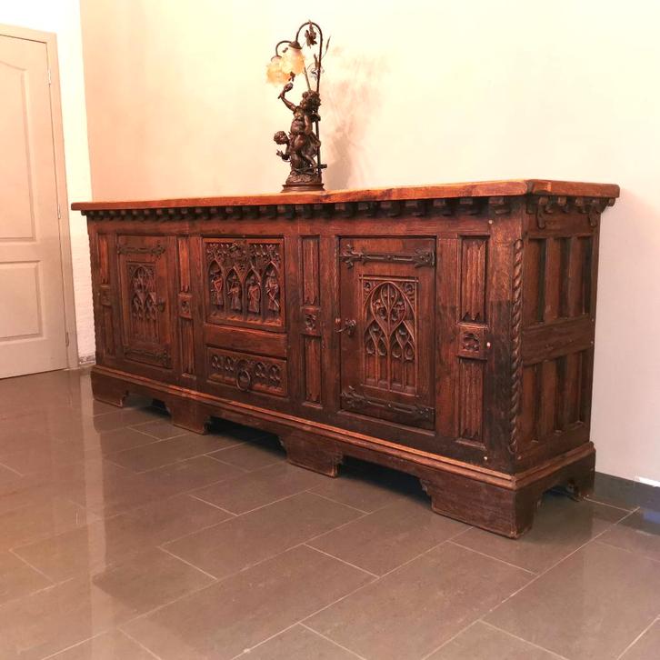 Buffet ancien long de style gothique en chêne noir L 265, Antiquités & Art, Curiosités & Brocante, Enlèvement