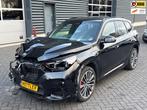 BMW X1 xDrive30e M pakket M-Sport Panoramadak / Navigatie /, Auto's, BMW, 1800 kg, Euro 6, 326 pk, Zwart
