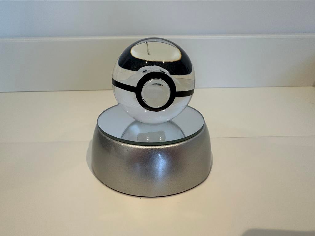 Glazen Pokéball met Venusaur, Hobby en Vrije tijd, Verzamelkaartspellen | Pokémon, Nieuw, Ophalen of Verzenden