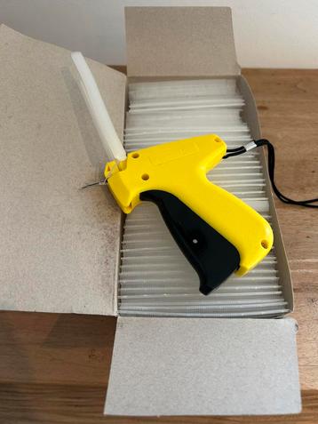 Pistolet textile aiguille attacher étiquettes boîte attaches beschikbaar voor biedingen