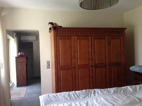 Slaapkamer kleerkast hout gratis, Huis en Inrichting, Kasten | Kleerkasten, Ophalen of Verzenden